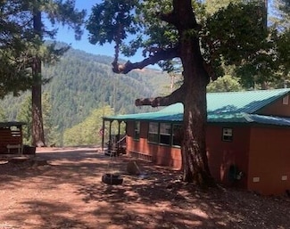 690 94th St, Mad River, CA 95552