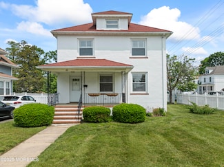 42 Chestnut St, Red Bank, NJ 07701