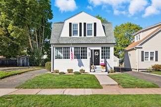 287 Whiting Ln, West Hartford, CT 06119