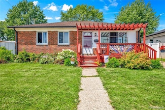 25075 Arlington St, Roseville, MI 48066