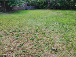 105 Paul Cir, Greenville, NC 27834