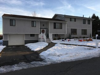 100 Anthony Dr, Taylor, PA 18517