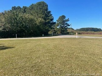 725 Dayflower Ct, Vass, NC 28394
