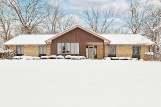 S40W26950 Oak Grove Ln, Waukesha, WI 53189