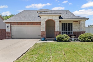 900 Penny Royal Ct, Arlington, TX 76002