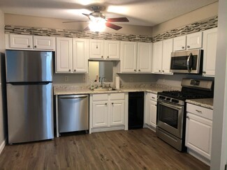 5 New Haven Dr Unit H104, Nashua, NH 03063