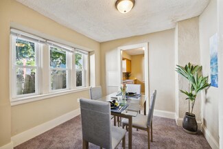 2808 17th Ave N, Minneapolis, MN 55411