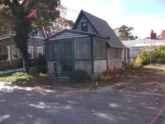 26 Ocean St, Harwich, MA 02645