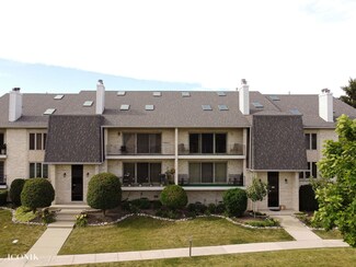 9086 Del Prado Dr Unit 2W, Palos Hills, IL 60465