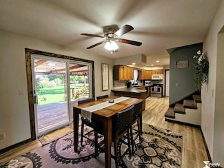 604 Swartzendruber Dr, Shickley, NE 68436