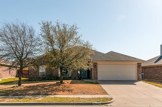 706 Lakeview Dr, Alvarado, TX 76009