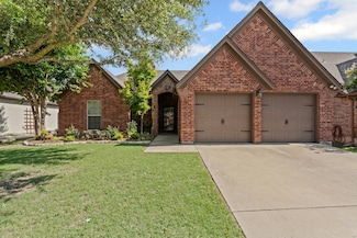549 Magnolia Pkwy, Fort Worth, TX 76126