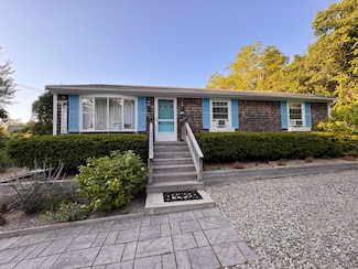 4 Coffey Ln, Dennis Port, MA 02639
