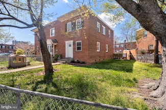 3724 Mark Dr, Alexandria, VA 22305