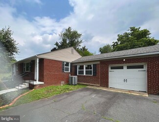 1160 Sterling Rd, Herndon, VA 20170