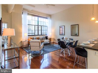 2429 Locust St Unit 304, Philadelphia, PA 19103