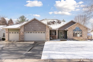 470 Hawthorn Rd, Circle Pines, MN 55014