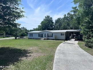 18241 Robin Oaks Dr, Gulfport, MS 39503