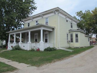 207 W Green St, Fox Lake, WI 53933