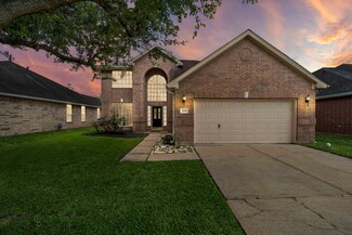 3251 Southdown Dr, Pearland, TX 77584