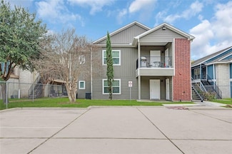 6122 W Mount Houston Rd Unit 4, Houston, TX 77088