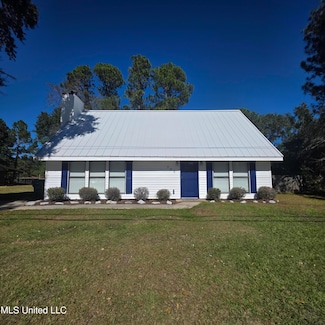 395 Felicity St, Bay Saint Louis, MS 39520