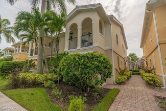 8112 Josefa Way, Naples, FL 34114