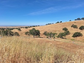 9987 Hernandez Dr, Lake Don Pedro, CA 95329