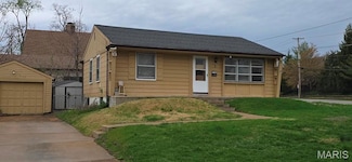 1 Banbury Ct, Saint Louis, MO 63126