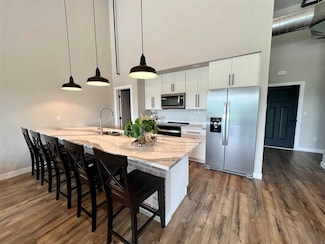 400 E Main St Unit 5, Solon, IA 52333