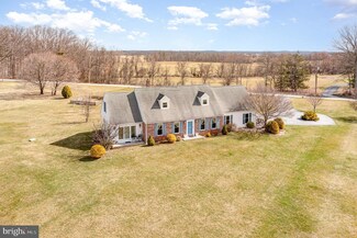 901 Railroad Ln, Orrtanna, PA 17353