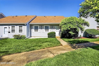 21 Plaza Del Campillo Unit E, Freehold, NJ 07728