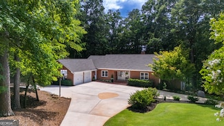 103 Lakeshore Dr, Lagrange, GA 30240
