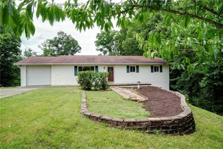 892 Centers Rd, Charleston, WV 25311