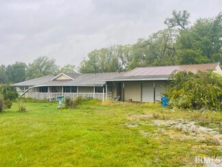 217 E 11th St, Matthews, IN 46957