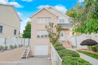 151 Adams Ave, Staten Island, NY 10306