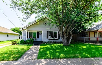 211 Huron St, Cleburne, TX 76031