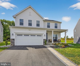 167 Aspen Ln, MacUngie, PA 18062
