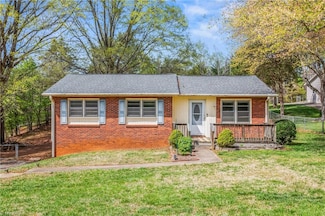 140 Applewood Dr, Lewisville, NC 27023
