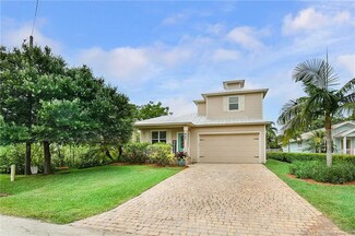 923 SW 29th St, Palm City, FL 34990