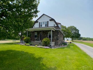 11755 Tittabawassee Rd, Freeland, MI 48623