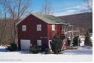 419 E White Bear Dr, Summit Hill, PA 18250