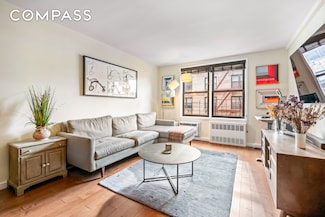 165 Christopher St Unit 5-AA, New York, NY 10014
