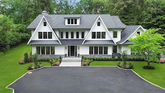 63 Fruitledge Rd, Glen Head, NY 11545
