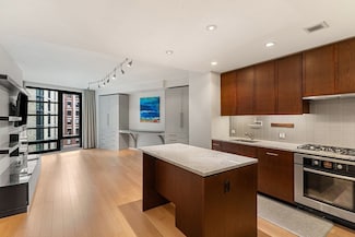 580 Washington St Unit 5E, Boston, MA 02111