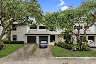 9885 Fairway Cove Ln, Plantation, FL 33324