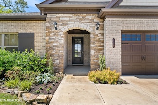 110 Aspen Dr, Lenoir City, TN 37771