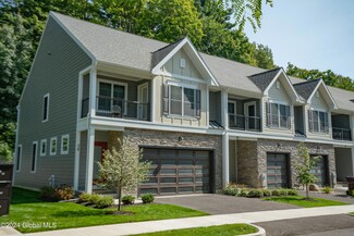 10 Landon Ln, Malta, NY 12020