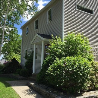 7 Baysite Ln, Falmouth, ME 04105