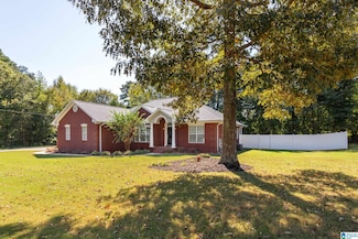 15 Lillian Ln, Anniston, AL 36207
